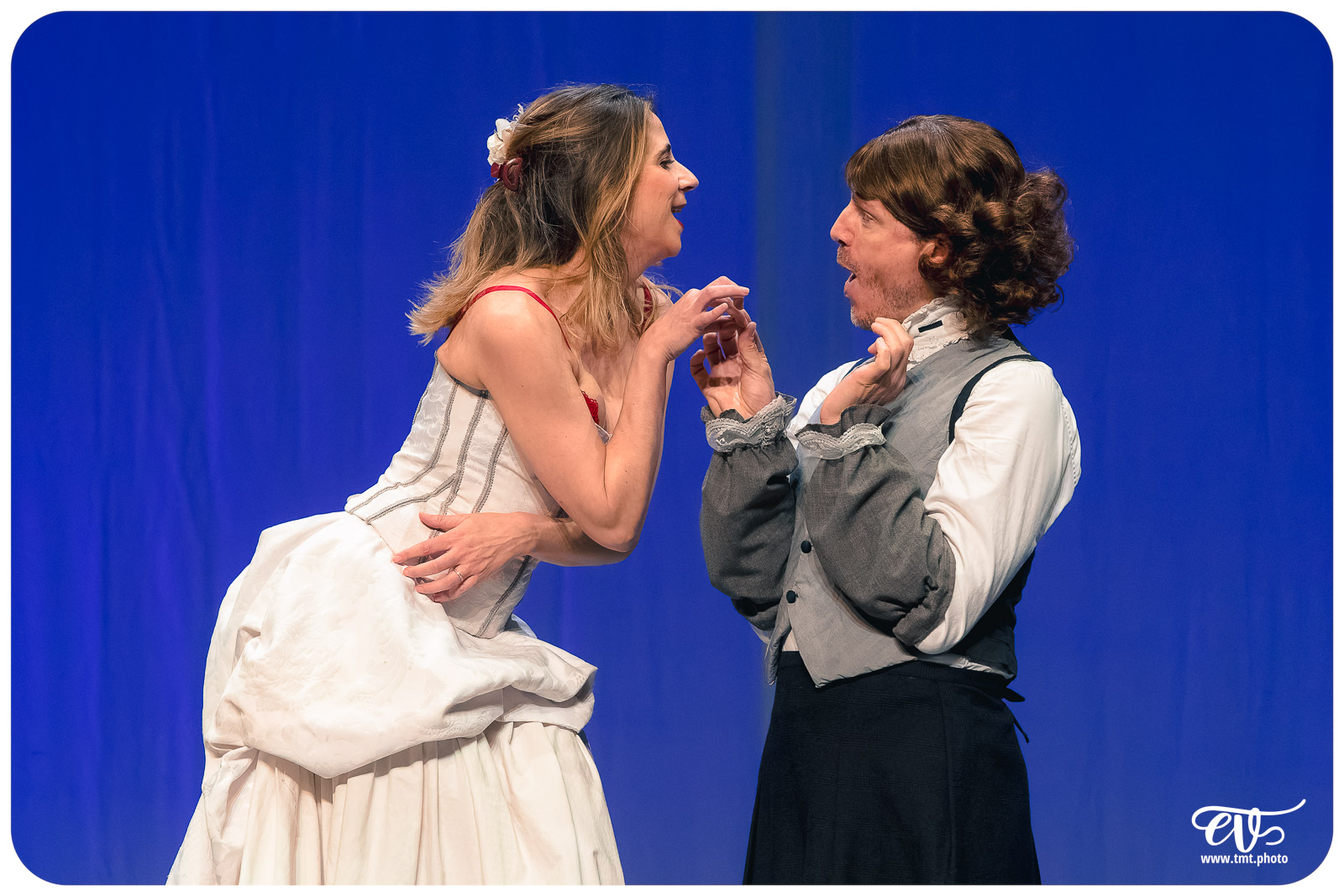 UN FIL A LA PATTE (CIE VIVA)